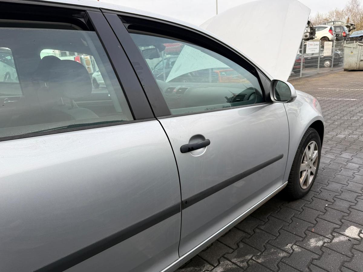 VW Golf 5 original T&uuml;r vorn rechts LA7W Reflexsilber 5 T&uuml;rer Flie&szlig;heck Rohbau BJ04